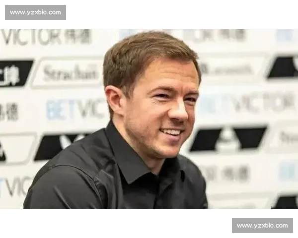 15 年圆梦！利索夫斯基携女友捧杯，与特鲁姆普相拥泪目