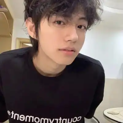 隗逸馨